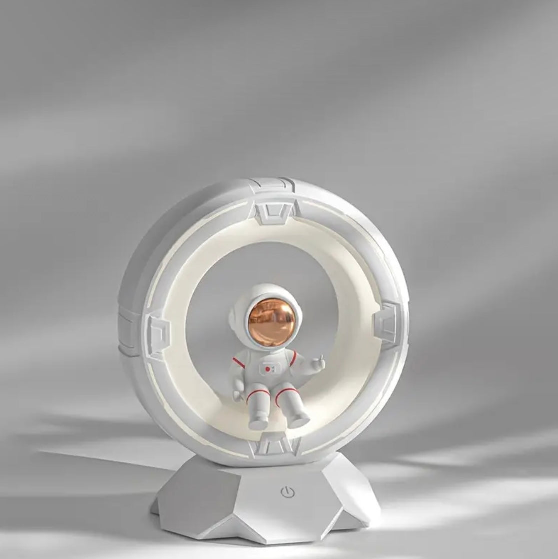 Astronaut lamp